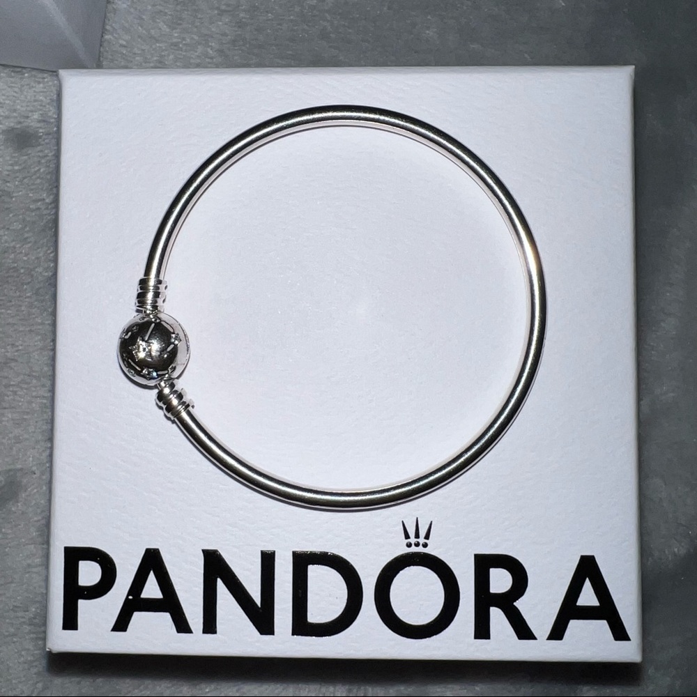 Pandora Stars Galaxy Bangle size 17 brand new!